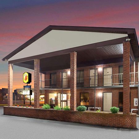Super 8 By Wyndham Sandusky Exterior photo