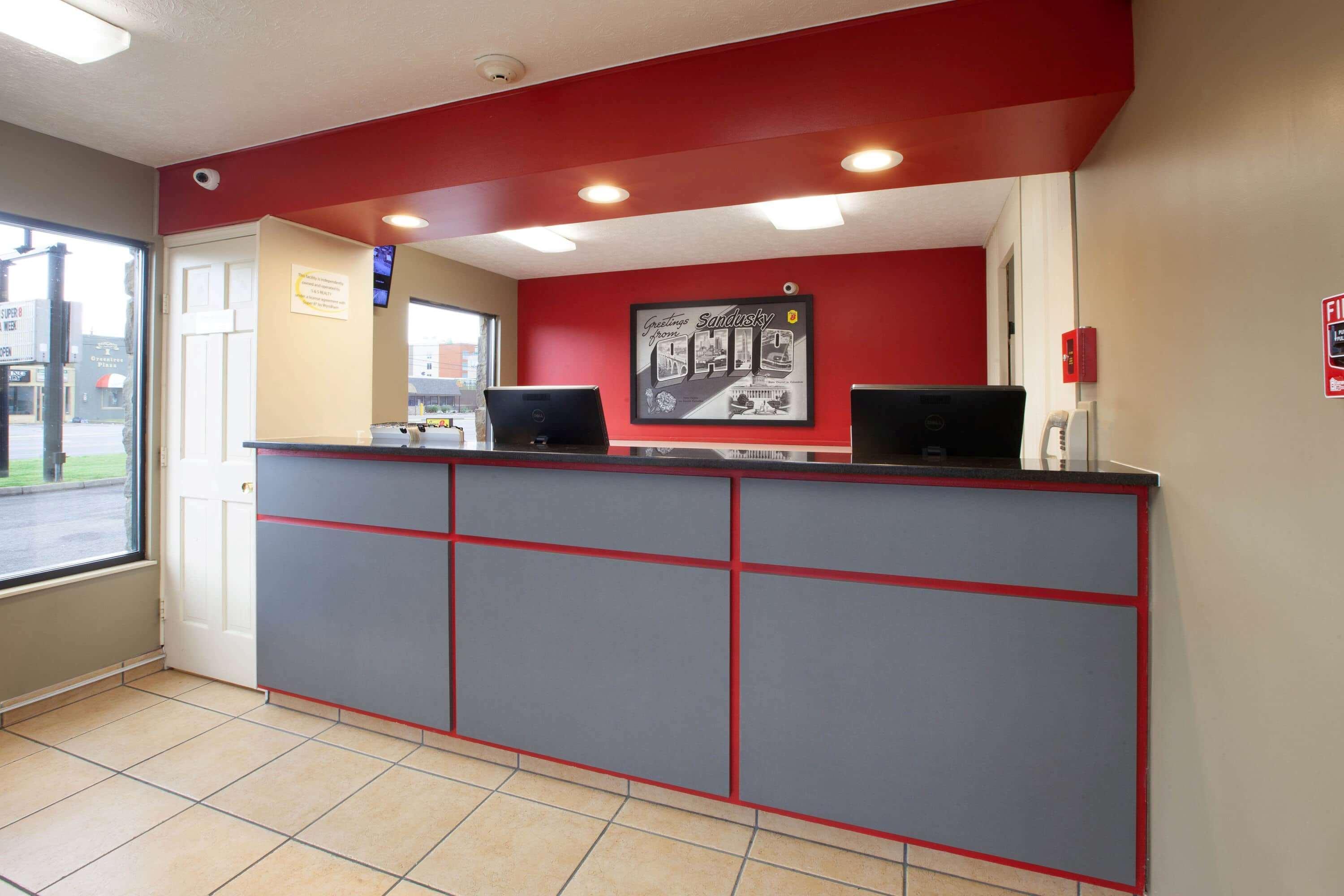 Super 8 By Wyndham Sandusky Exterior photo
