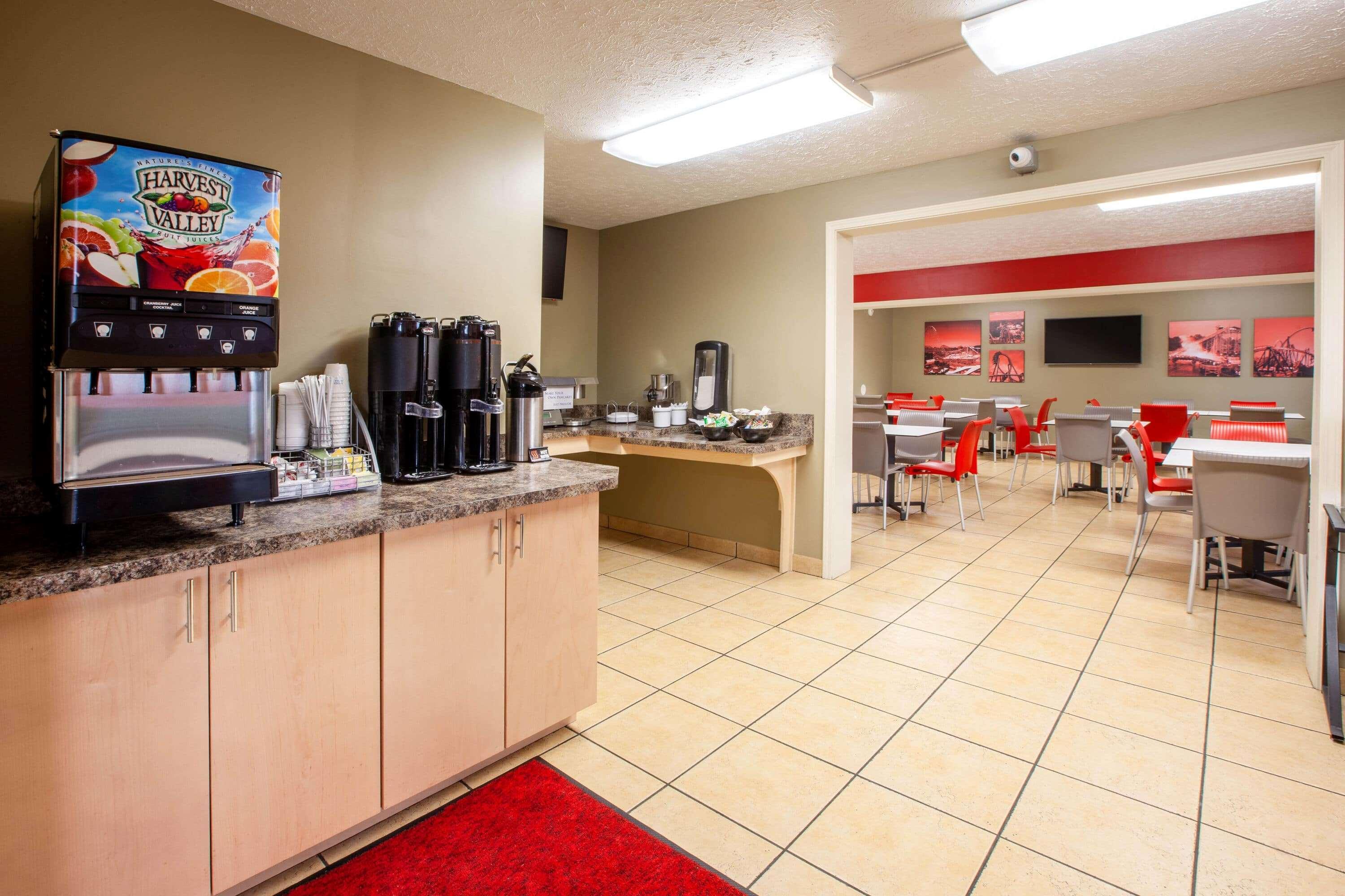 Super 8 By Wyndham Sandusky Exterior photo
