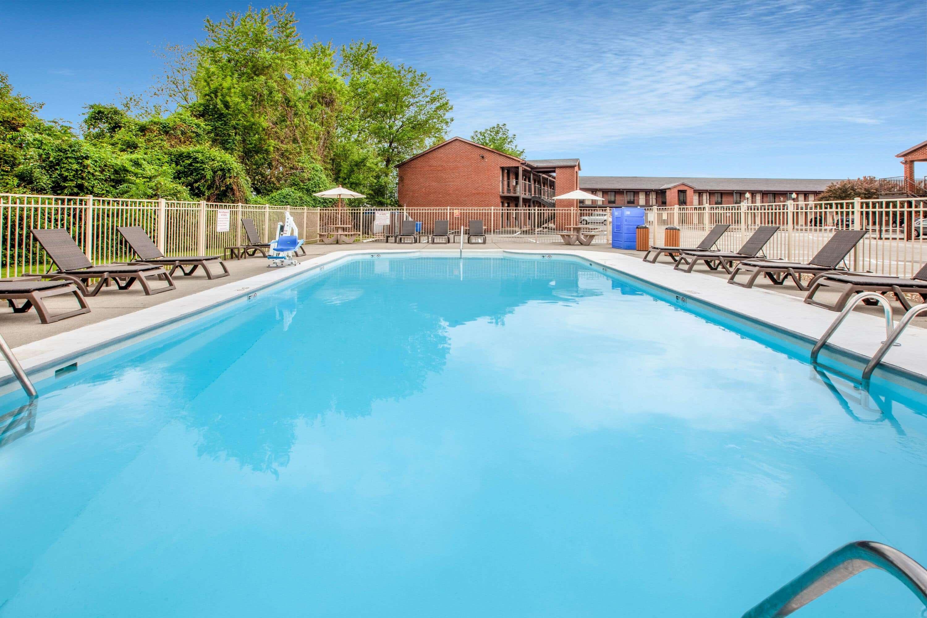 Super 8 By Wyndham Sandusky Exterior photo